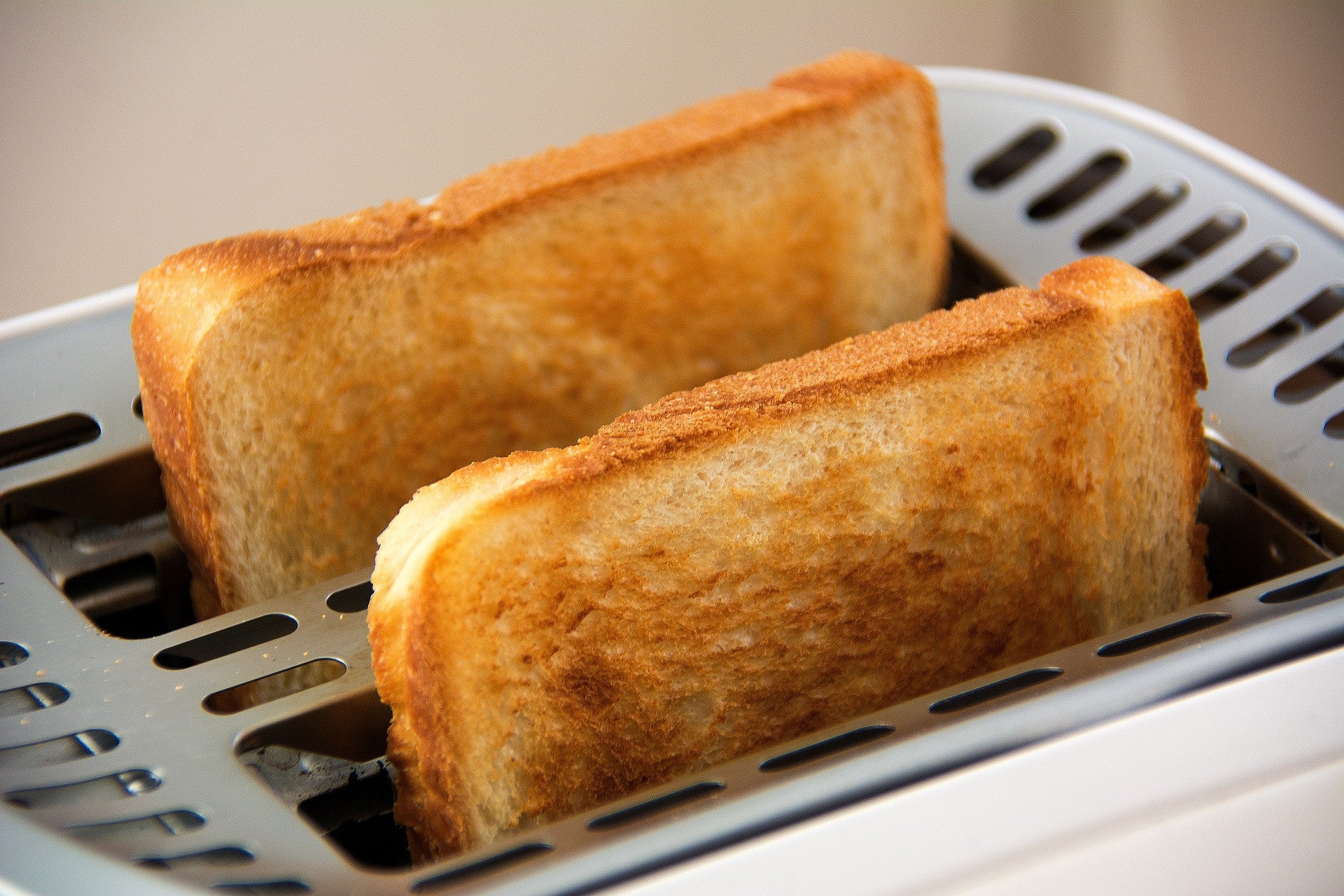 How to Make Toast in a Toaster- 